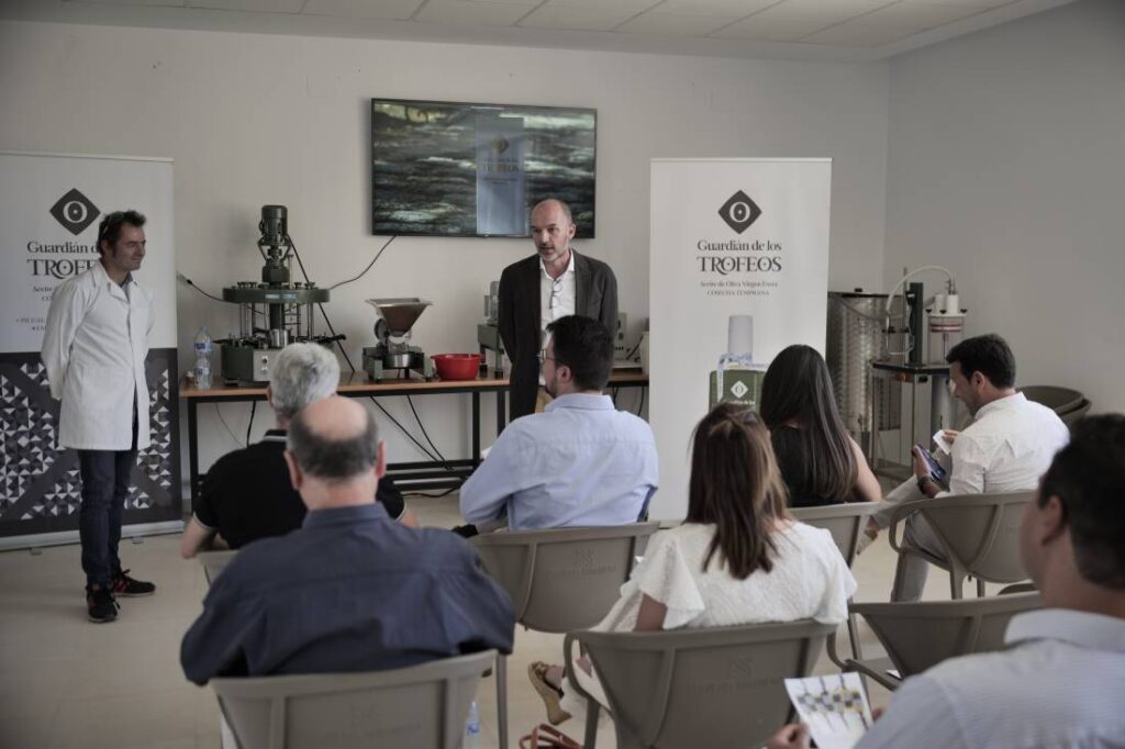 talleres cata y producción de aceite de oliva